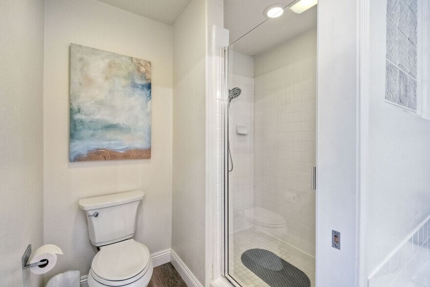 Building Photo - 4025 Canario St
