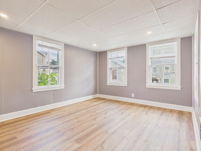 Building Photo - 226 W Simpson St