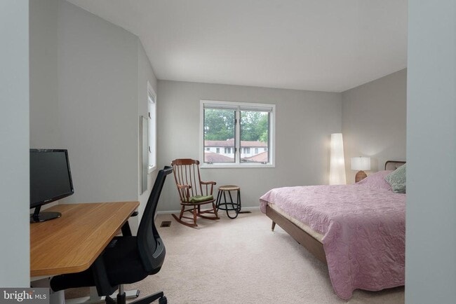Building Photo - 9 Woodmont Dr