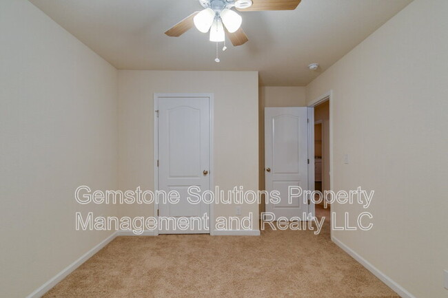 Building Photo - 2508 Queen Bee Dr