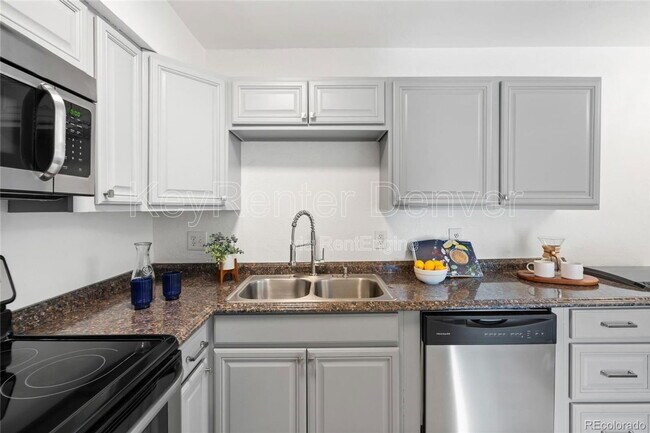 Building Photo - 5300 Cherry Creek S Dr