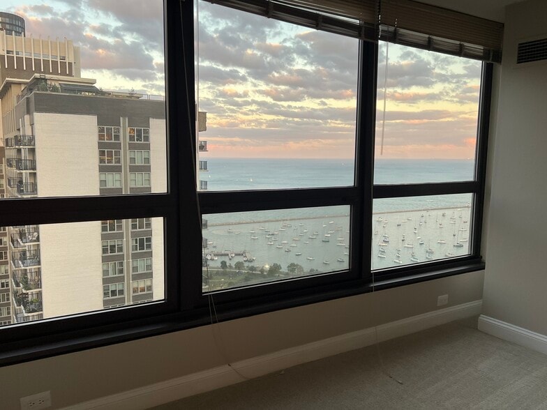 Building Photo - 360 E Randolph St