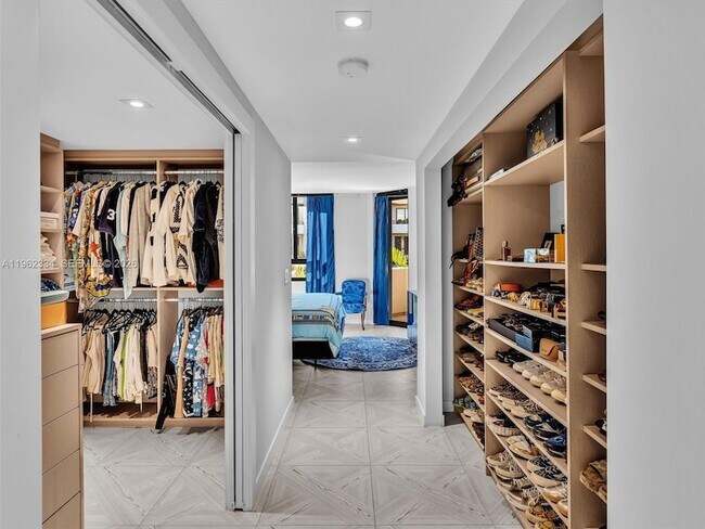 Building Photo - 101 Crandon Blvd