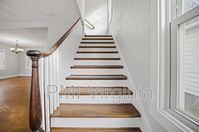 Building Photo - 1906 Montclair Ave