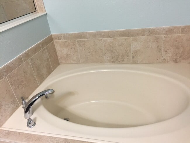 Building Photo - Pond view!!  3Bed/2.5Bath/1car Garage Town...