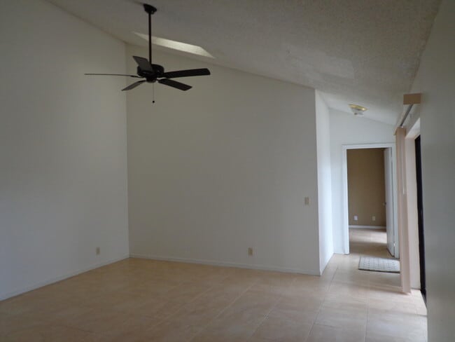 Building Photo - 1167 Periwinkle Pl