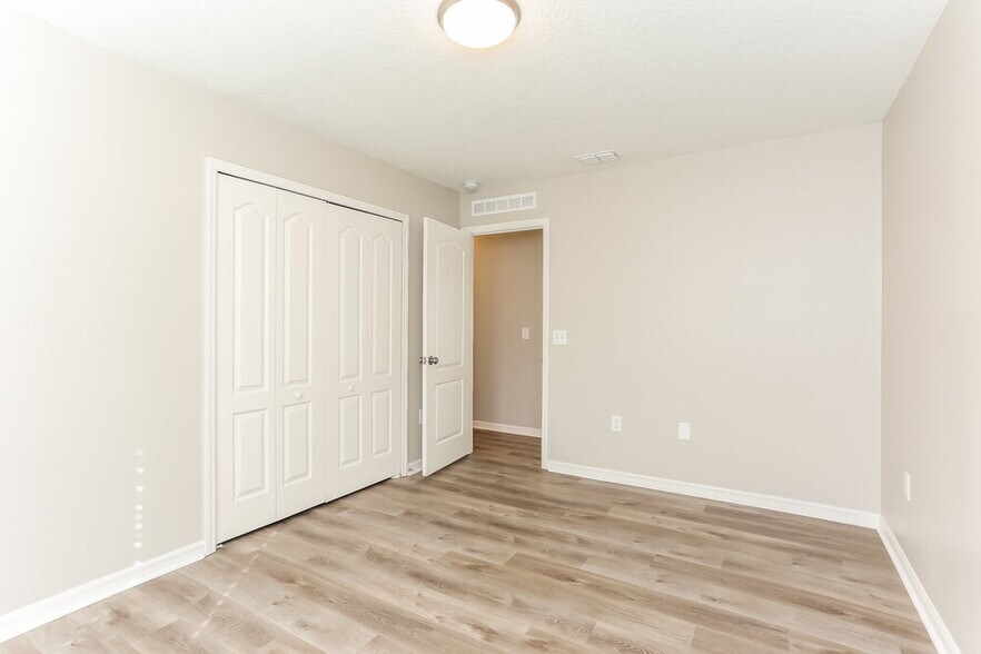 Building Photo - 97122 Yorkshire Dr