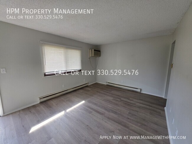 Building Photo - 1017 Howe Ave