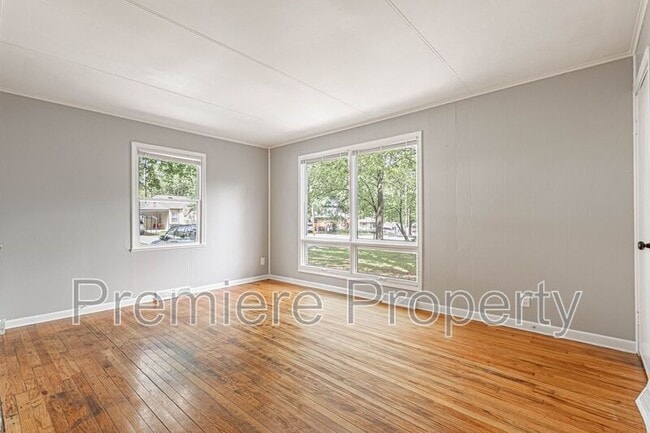 Building Photo - 1109 NE 44th St