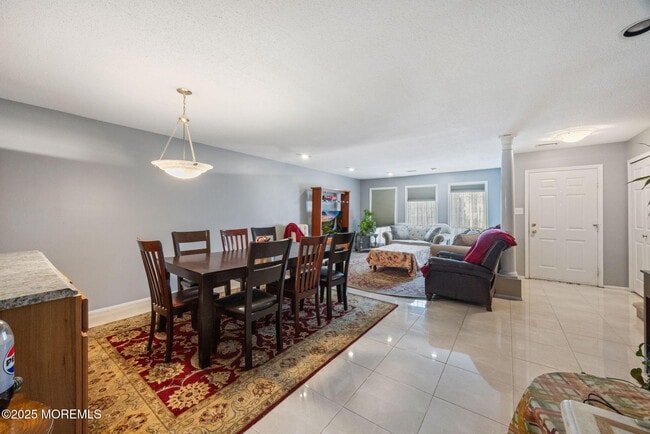 Building Photo - 335 Devon Pl