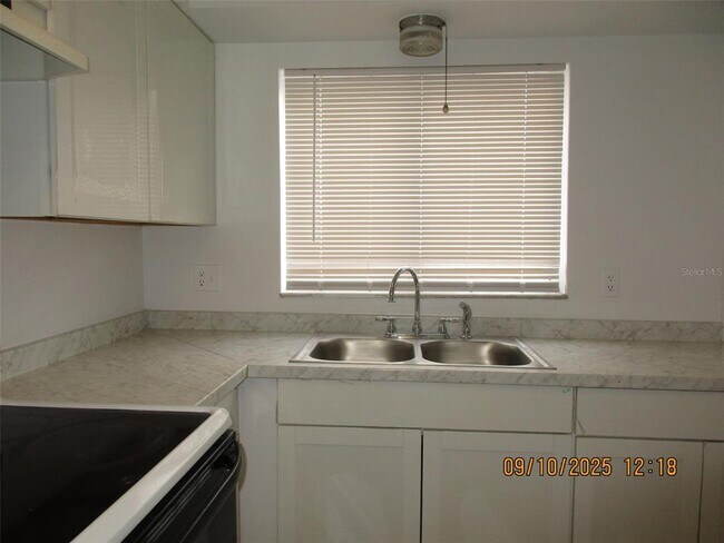 Building Photo - 131 Jones Ln