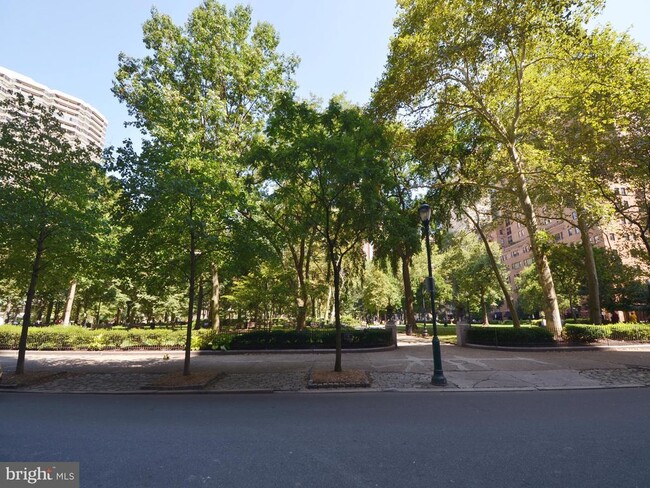 Building Photo - 1810 Rittenhouse Square