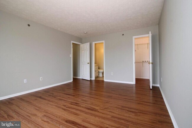 Building Photo - 605 Himes Ave