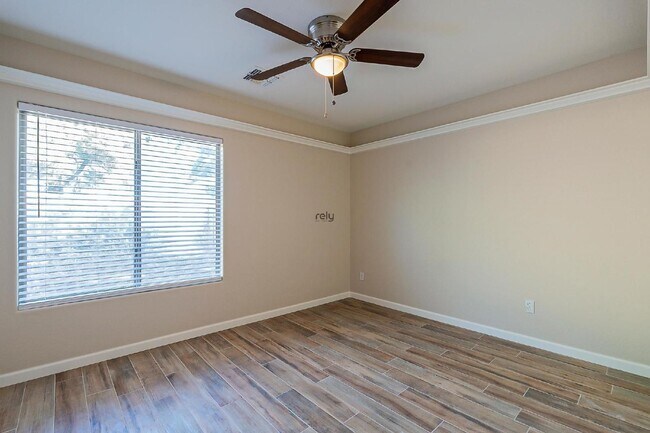 Building Photo - 11570 W Yuma St