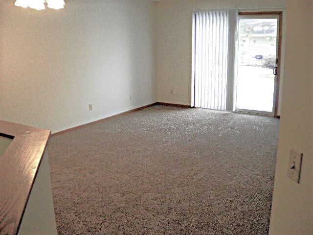 Building Photo - 855 Highview Dr