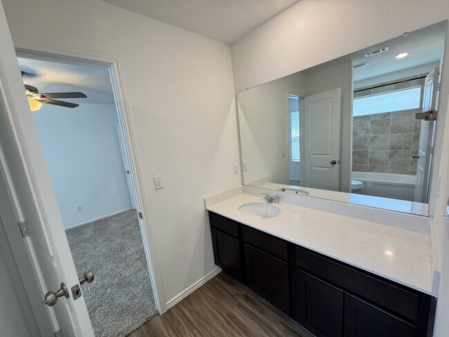 Building Photo - 237 Escondido Cir