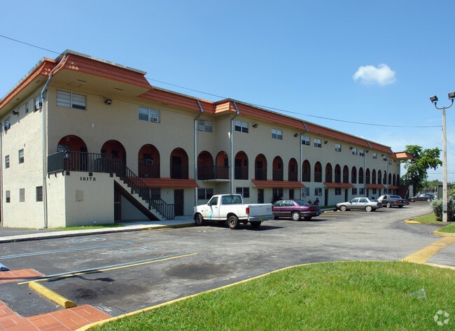 Building Photo - Miami Gardens Apartments