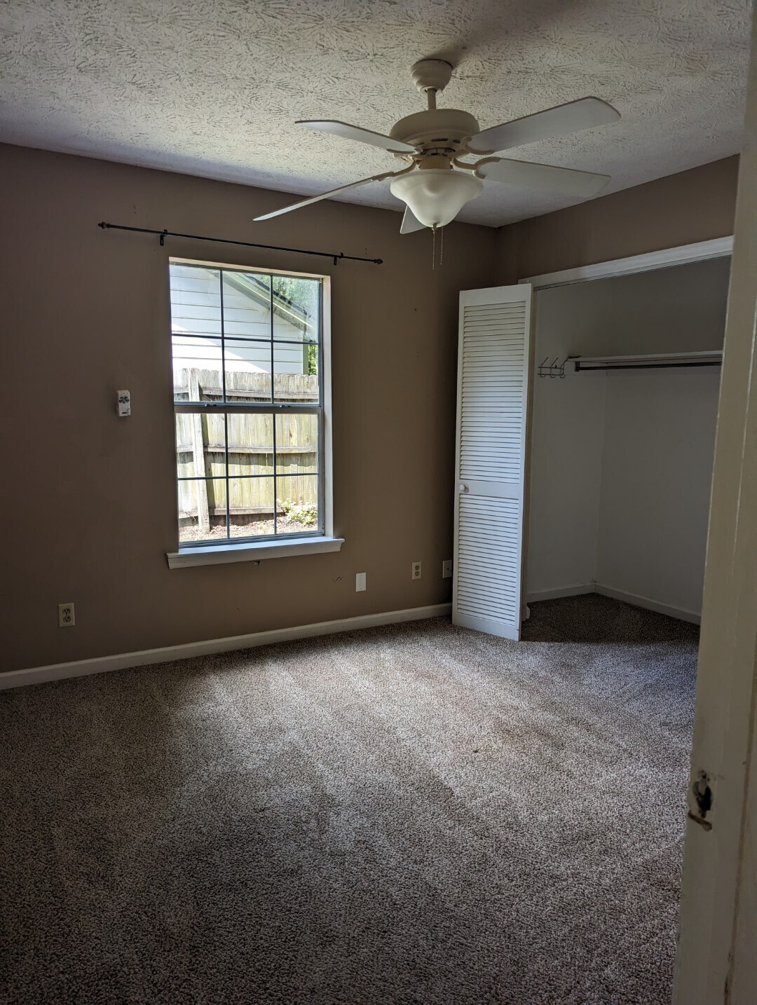 Bedroom 1 - 110 W White Hawthorne Dr