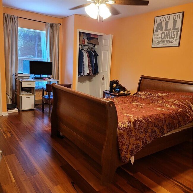 Building Photo - 4124 SW 33rd St