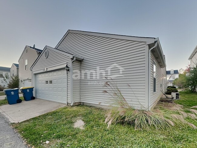 Building Photo - 12925 Old Glory Dr