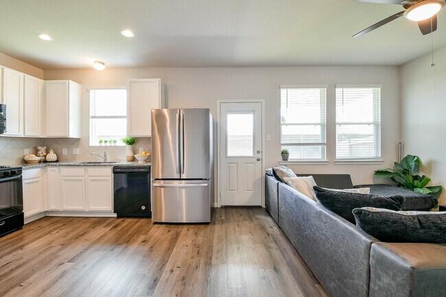 Building Photo - 24967 Goldoni Dr