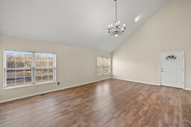 Building Photo - 977 Columbine Ave