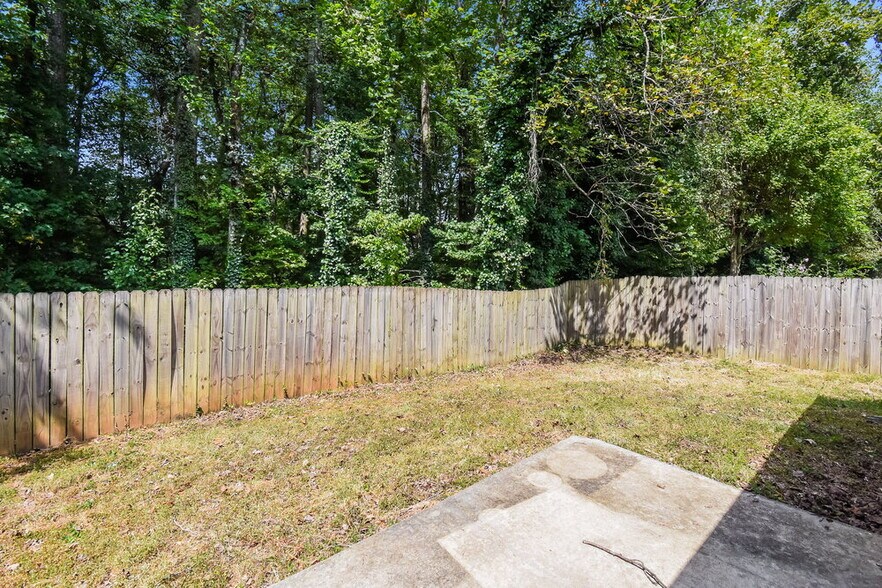 Building Photo - 4801 Lake Park Terrace