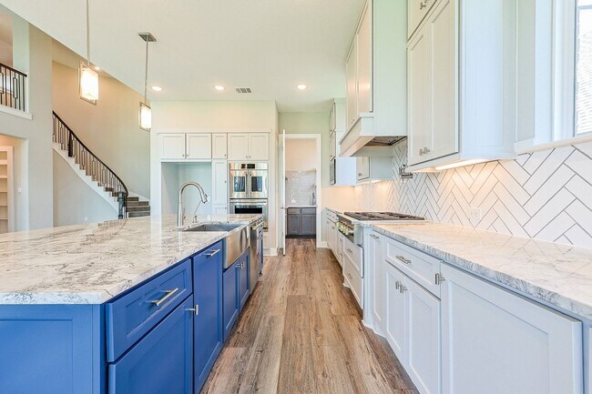 Building Photo - 10334 Fountain Shore Dr