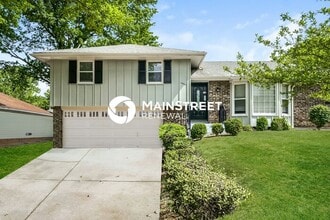 Building Photo - 3 Bedroom Pet-Friendly Home in INDEPENDENCE, MO with Main Street Renewal