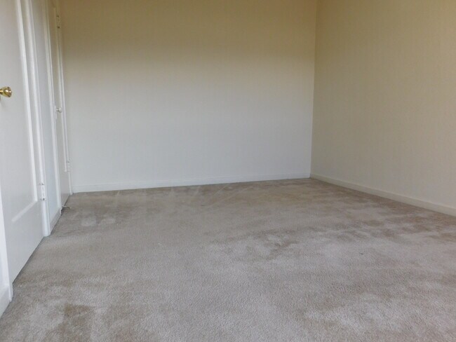 Building Photo - 461 W Colorado St