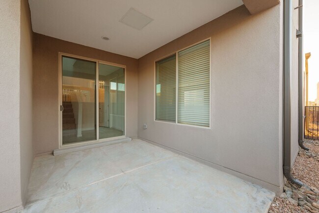 Building Photo - Brand New Pulte Townhome Available Now!!!