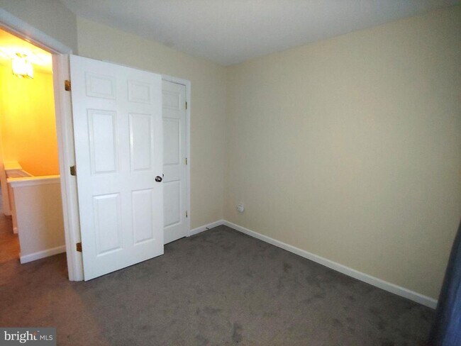 Building Photo - 2660 Cedar Elm Dr