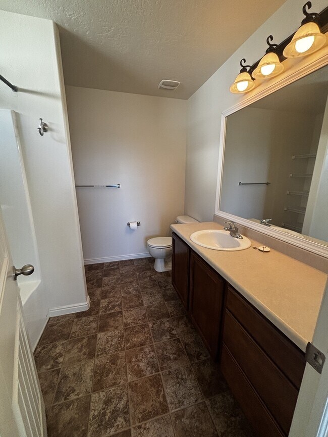 Building Photo - Single Family Home- Eagle Mountain City Center