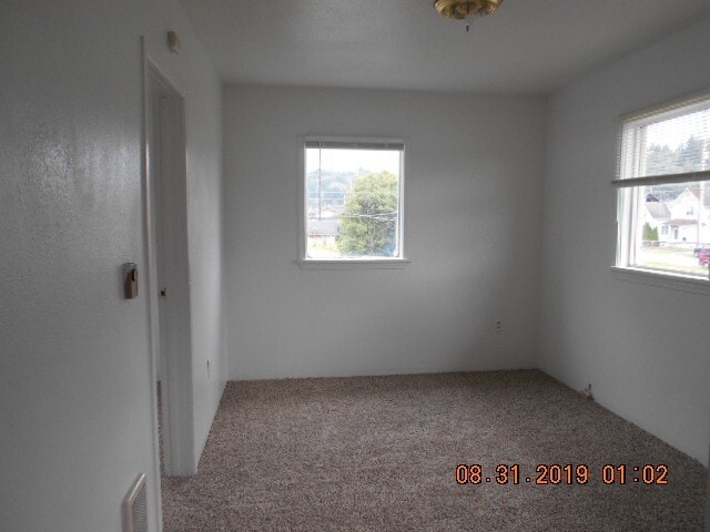 Building Photo - 313 N E St
