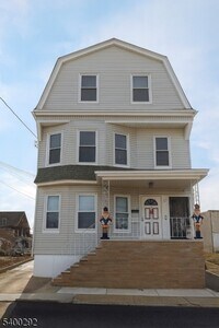 Building Photo - 71 Crystal St