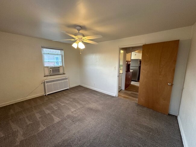 Building Photo - 4329 Oakwood Ave