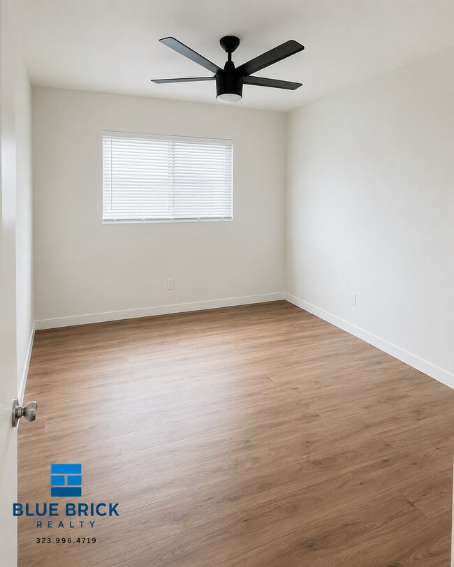 Building Photo - 13238 Vanowen St