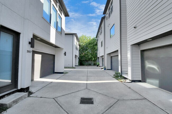 Building Photo - 308 Palmer St