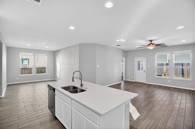 Building Photo - 183 Outlaw Dr