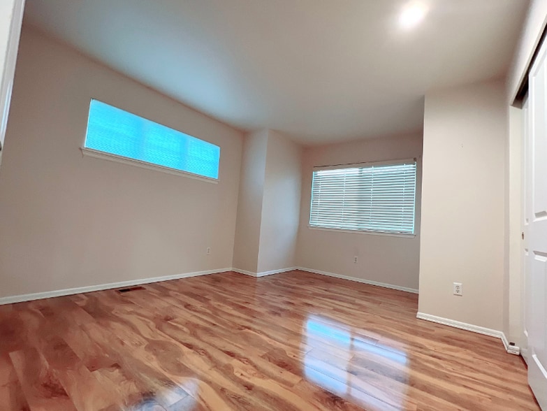 Building Photo - 3319 162nd Pl SE