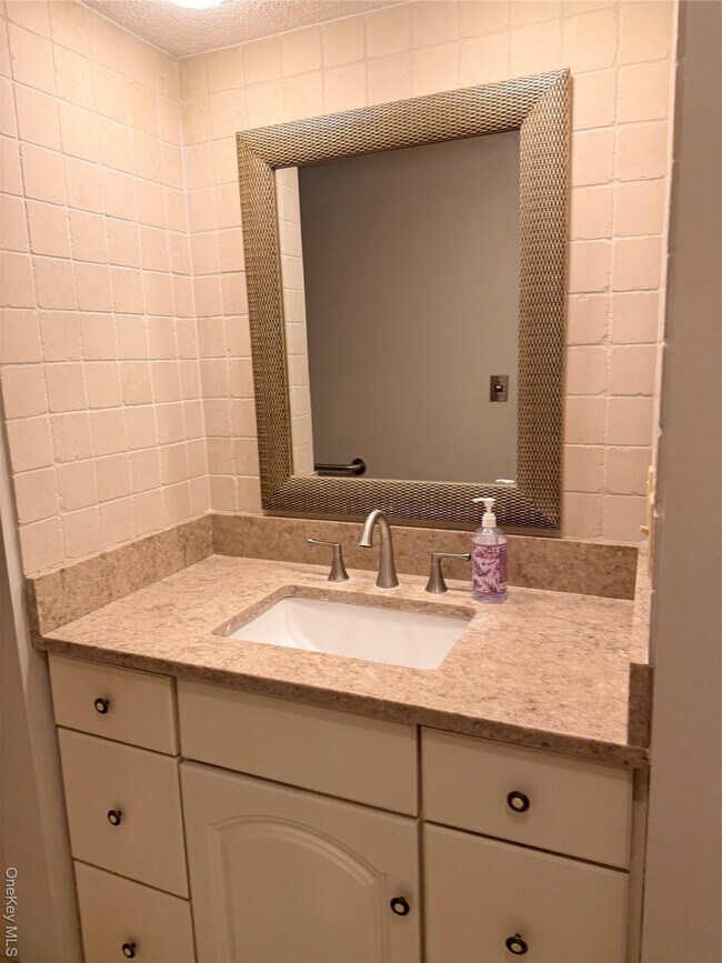 Building Photo - 179 Heritage Hills