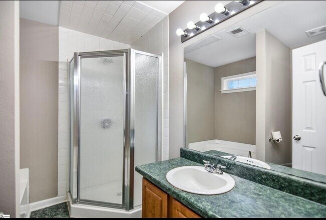 Building Photo - 27 Sweetland Ct