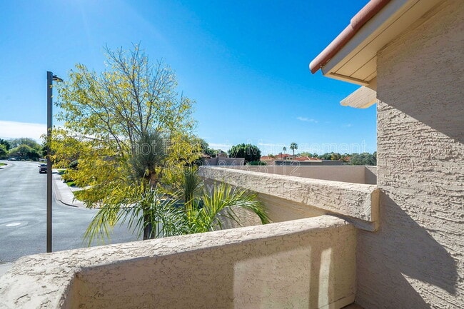 Building Photo - 10640 E Vogel Ave