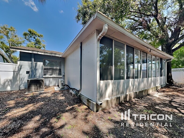 Building Photo - 11511 Blackbark Dr