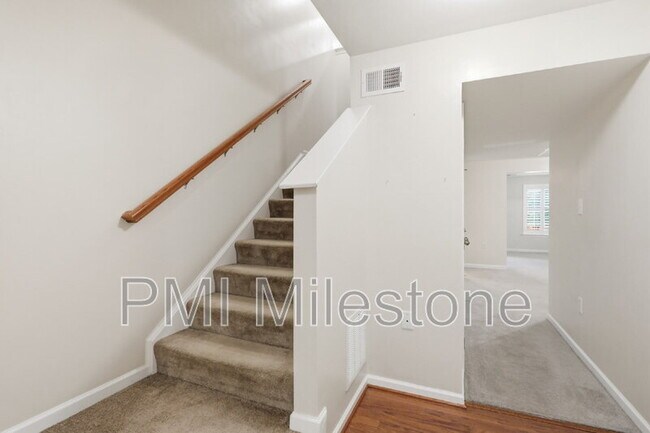 Building Photo - 69 Carnegie Links Dr