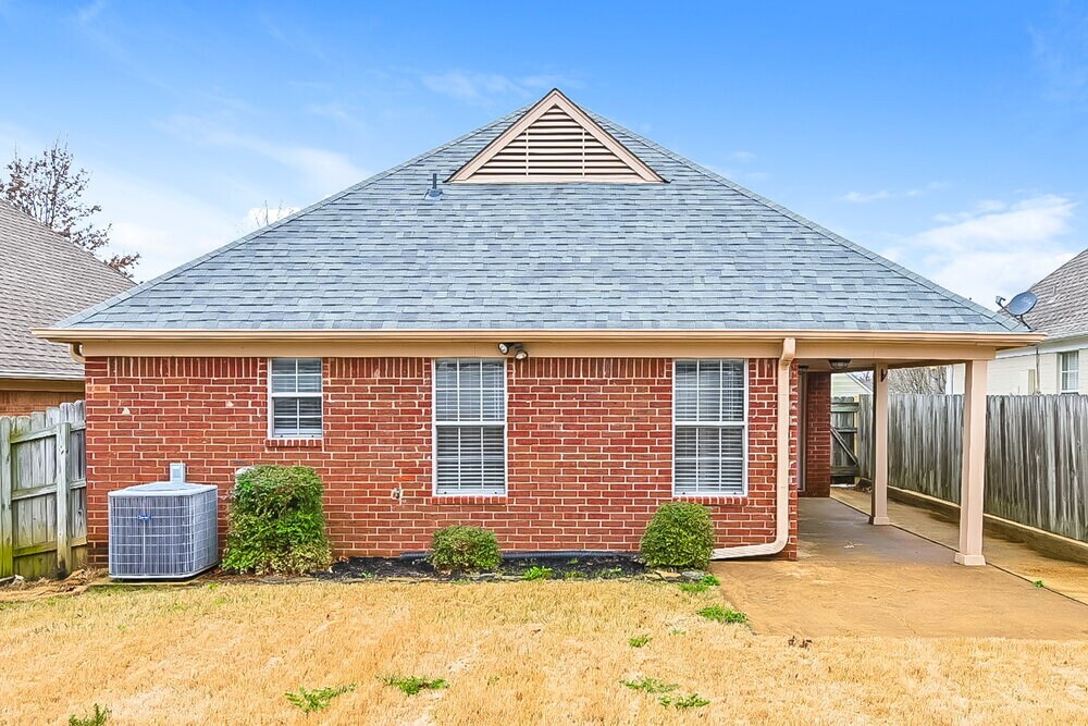 Building Photo - 8752 Cat Tail Dr