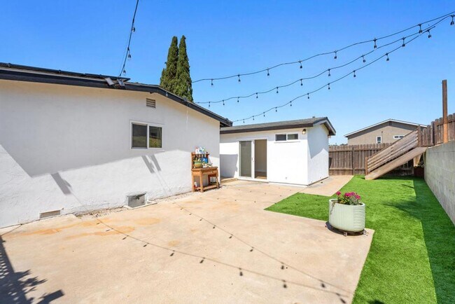 Building Photo - 1007 Winston Dr