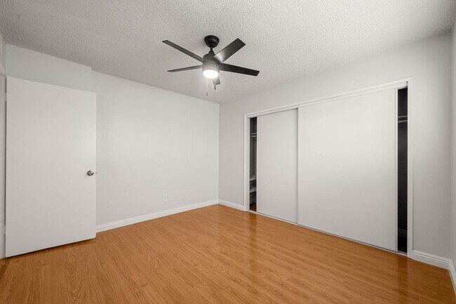 Building Photo - 607 Flores St