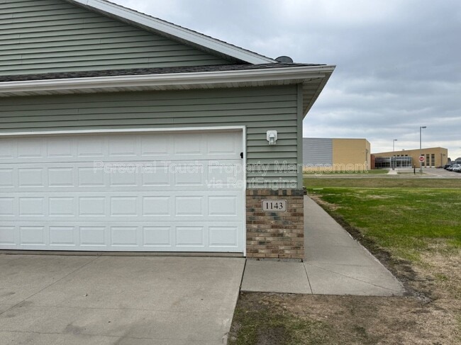 Building Photo - 1143 39th Ave S