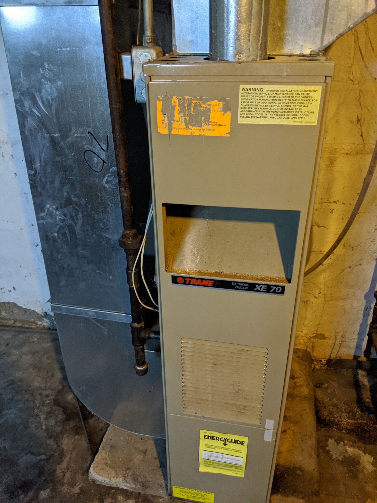 Building Photo - 406 11th St NE